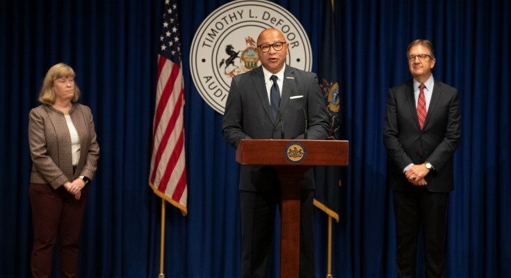 Auditor General Timothy L. DeFoor