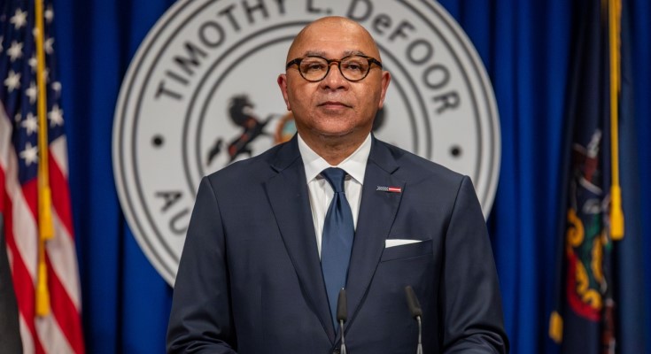 Auditor General Timothy L. DeFoor