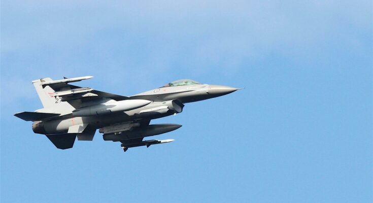 Fighter jet