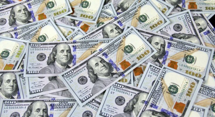 Money, funds, American banknotes