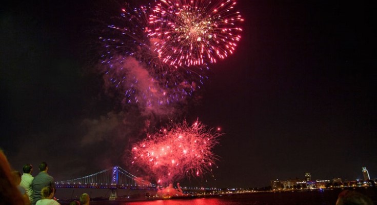 New Year's Eve ULTIMATE Fireworks Bash at the Hilton Philadelphia at Penn's Landing