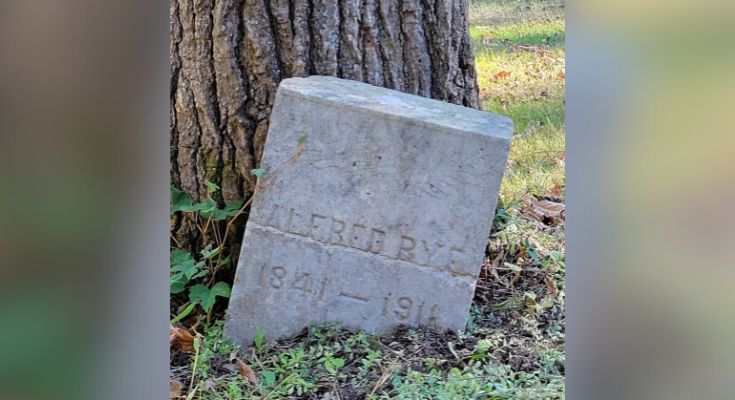Alfred Bye gravestone
