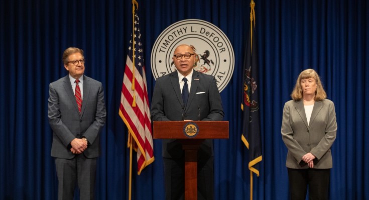 Auditor General Timothy L. DeFoor