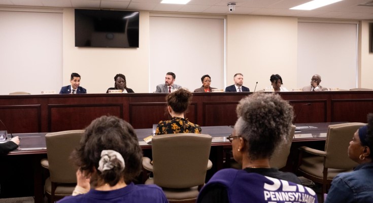 Lawmakers, workers rally for PA to Raise the Wage