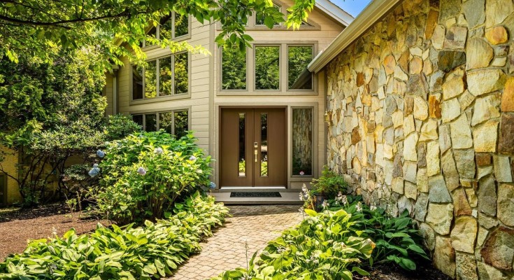 7 Bittersweet Dr, West Chester, PA