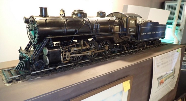 Mechanical P & L.E. New York Central Steam Engine Model