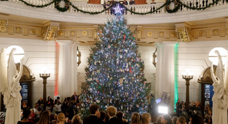 State Capitol Christmas tree