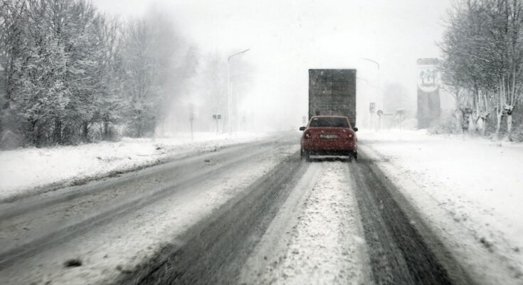 Winter road traffic