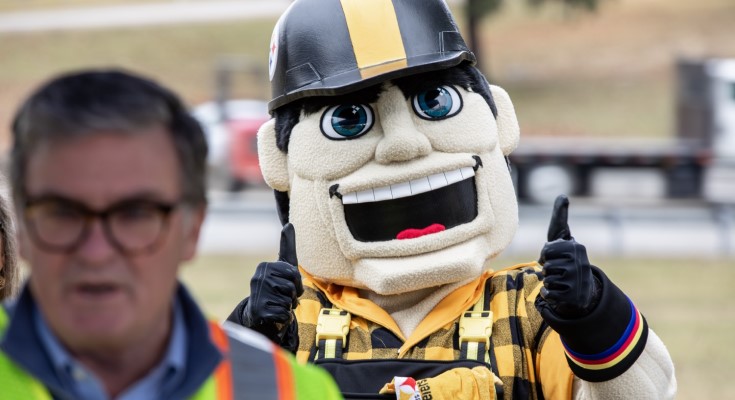 Steelers mascot Steely McBeam