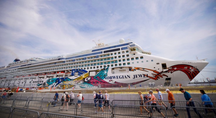 Norwegian Cruise Line’s Norwegian Jewel