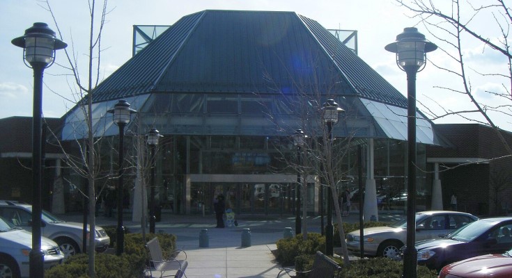 Exton Square Mall food court entrance