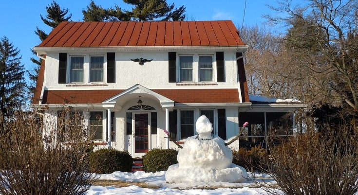 House and snowman in Lionville
