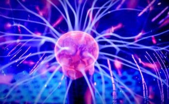 Plasma ball with glowing tendrils of light