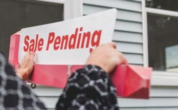 Sale Pending sign