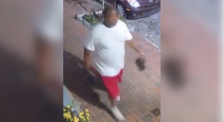 Robbery. 300 block Delancey St