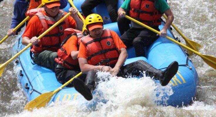 rafting, river, raft, boat, water, adventure, sport, nature, paddle, people, extreme, summer, whitewater, wet, outdoors, action, exercise, teamwork, challenge, journey, recreation, rapid, fun, float, splash, stream, rafting, rafting, rafting, rafting, rafting